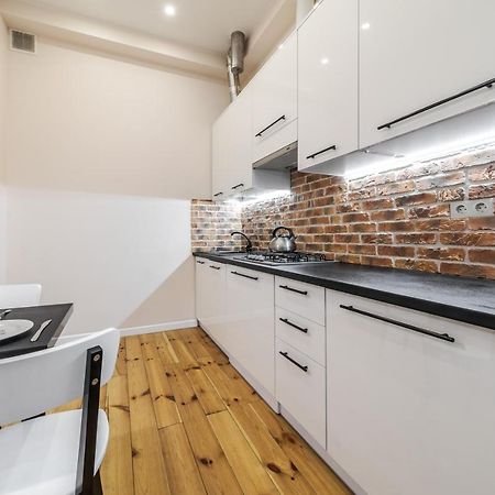 Inshiapartments On Teodora Square Lviv Exterior photo